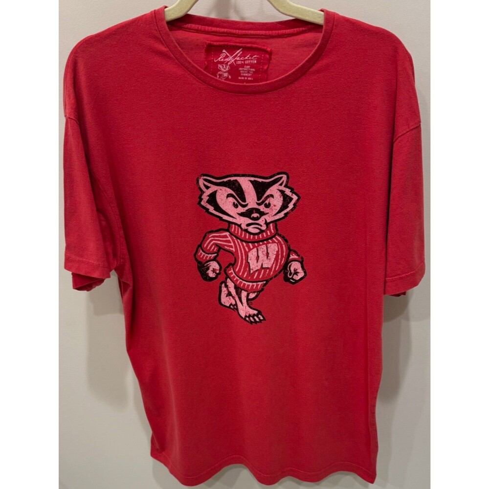 Wisconsin Badgers - Red Jacket T-Shirt - Men's Size Large - Bucky Badger